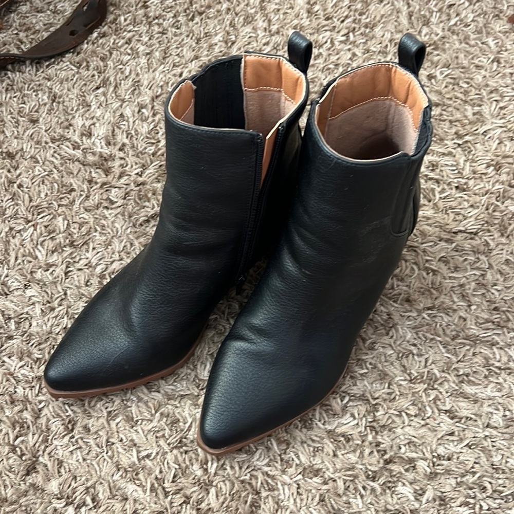 Black heeled booties women’s size 8